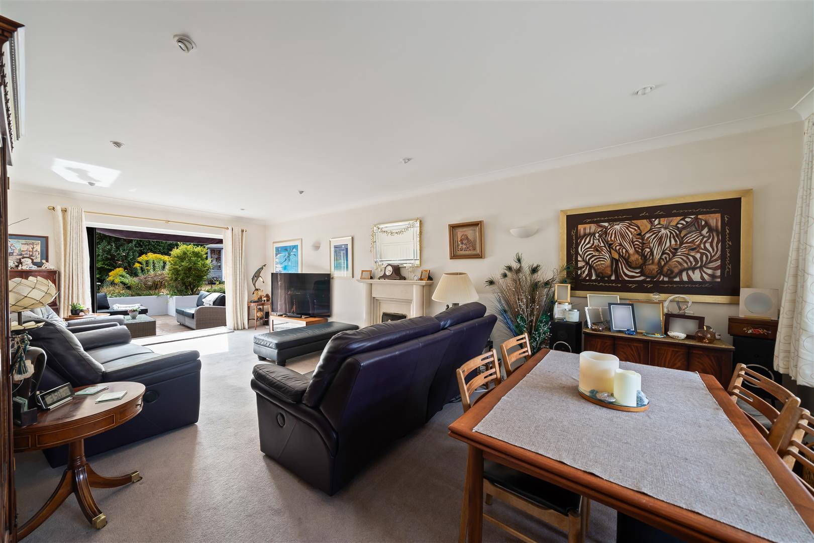 6 bed property in Shenfield Close, Coulsdon